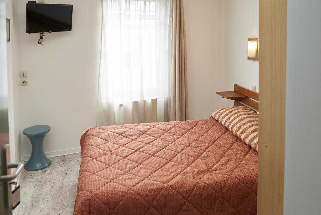 Chambres D'Hotes Du Colvert Forges-les-Eaux Εξωτερικό φωτογραφία